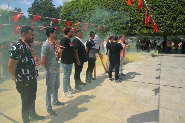 Taraftarlar, Adanaspor'a talip oldu