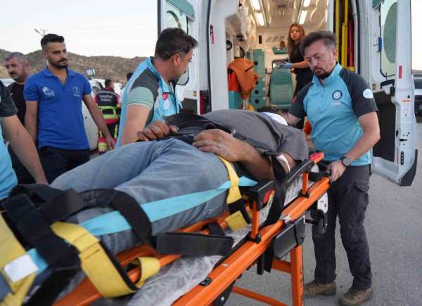 14 kişinin yaralandığı kazada minibüs sürücüsünün kural ihlali yaptığı değerlendirildi