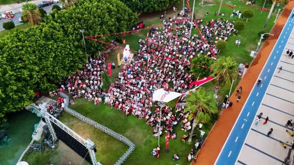 Mersin'de Filenin Sultanlarının şampiyonluk coşkusu yaşandı