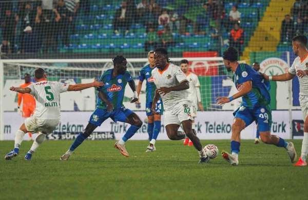 Trendyol Süper Lig: Çaykur Rizespor: 0 - Alanyaspor: 0