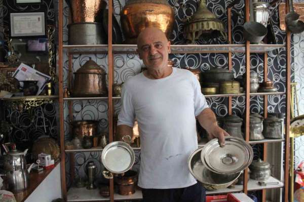 Yılların eskittiği bakırlar 45 yıllık ustanın ellerinde parlıyor