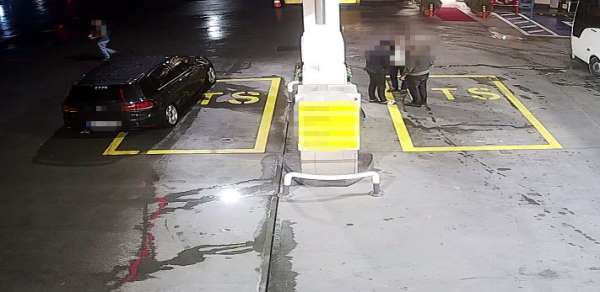 Kaza yapan tırdaki yaralı göçmenleri yaralı halde bırakıp kaçan insan kaçakçılar