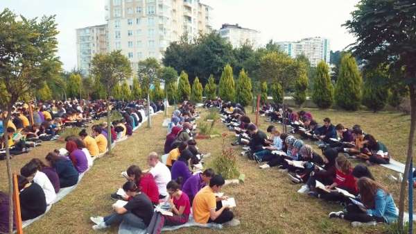 Öğrenciler kitap okuma etkinliği düzenledi 