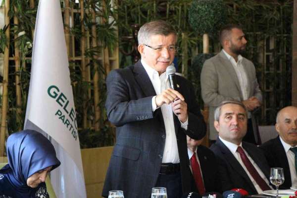 Ahmet Davutoğlu: 'Başörtüsü sorunu iktidar değişikliğinde tekrar hortlayabilir'