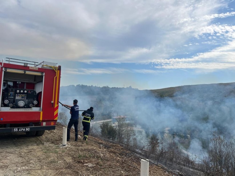 Samsun'da örtü yangını korkuttu