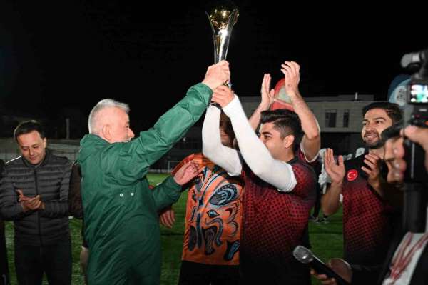 Isparta Belediyesi Kurumlararası Başkanlık Kupası'nı Emniyet Müdürlüğü kazandı