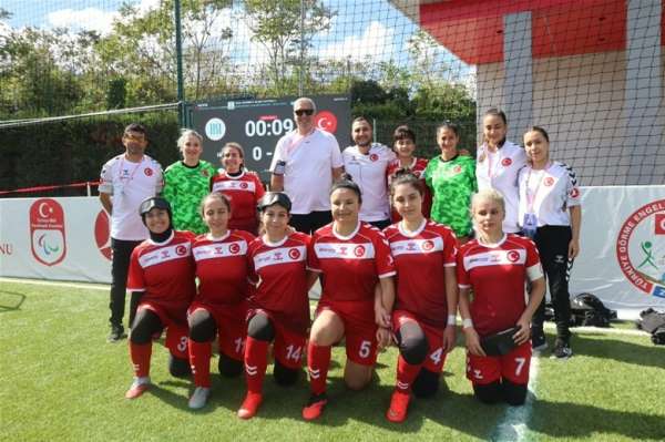 Bakan Bak'tan, Türkiye B1 Kadınlar Görme Engelliler Futbol Milli Takımı'na tebrik