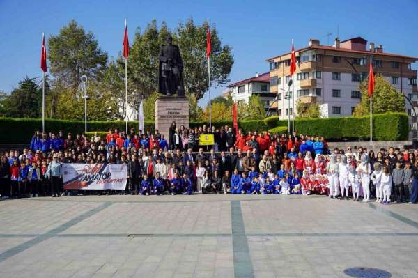 Bolu'da Amatör Spor Haftası yürüyüşle başladı