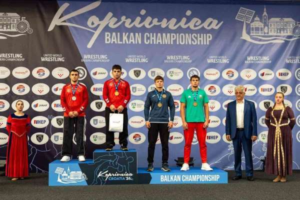 Genç güreşçiler, Hırvatistan'dan madalya ile döndü