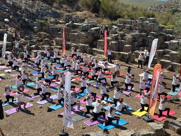 Gençler Kaunos Antik Kenti'nde spor ve tarihle buluştu