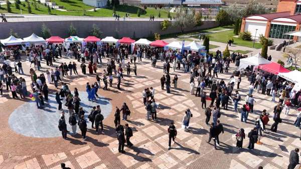 Kastamonu Üniversitesi'nde 'Öğrenci Toplulukları Tanıtım Günleri' devam ediyor
