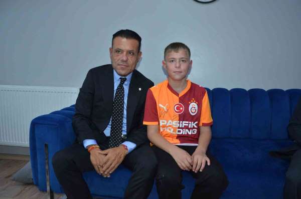 Maden kazasında babasını kaybeden Yaşar'a forma sözü tutuldu
