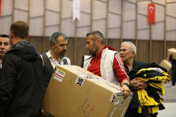 Merkezefendi Belediyesinden amatör spor kulüplerine malzeme desteği