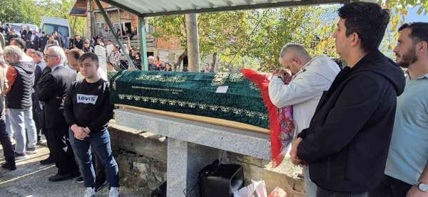 Okulda bıçaklı saldırıda hayatını kaybeden Eslem Sare, Bartın'da toprağa verildi