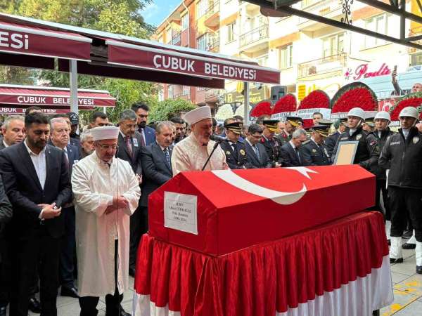 Silahlı saldırıda şehit olan polis son yolculuğuna uğurlandı