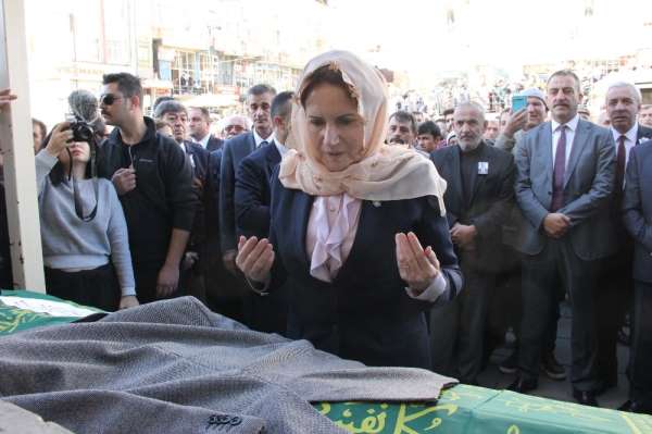 Akşener kazada ölen il başkanının cenaze törenine katıldı 