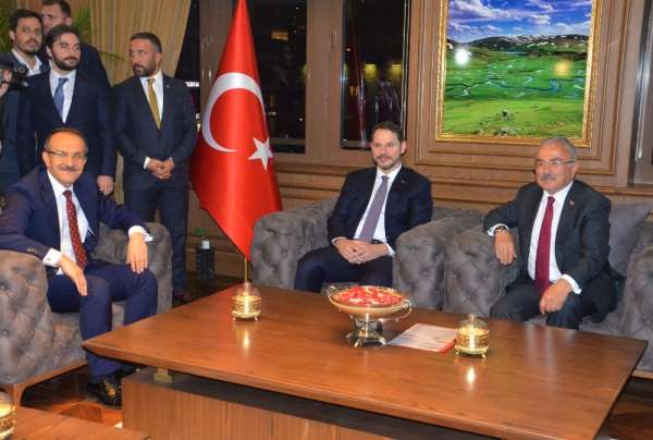 Bakan Albayrak, Ordu Büyükşehir Belediye Başkanı Güler'i ziyaret etti 