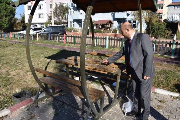 Başkan Özcan, parkta gördüğü manzaraya tepki gösterdi 