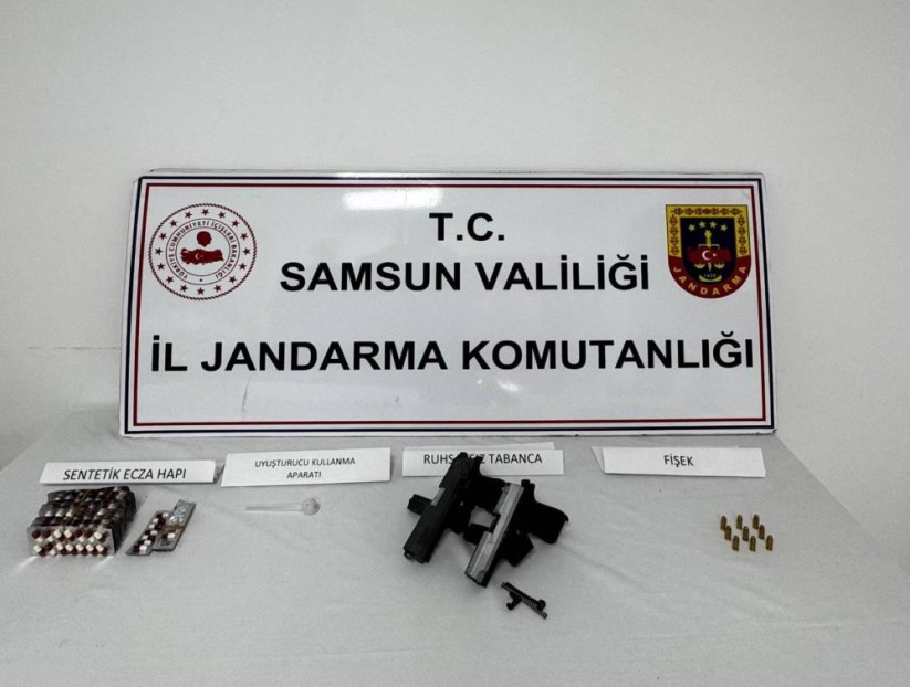 Samsun'da Jandarma ekiplerince silah ve uyuşturucu ele geçirildi