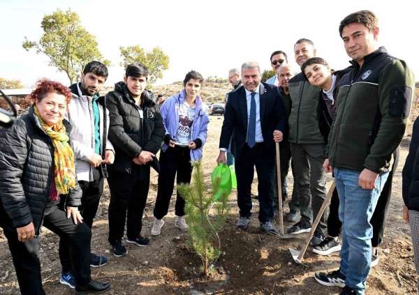 Anadolu Üniversitesi 'Yunus'un Fidanları'nı toprakla buluşturdu