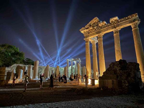 Antalya'ya Ekim ayında en çok turist Almanya'dan geldi