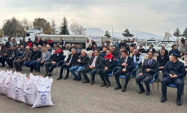 Beyşehir'de üreticilere kırmızı mercimek tohumu desteği