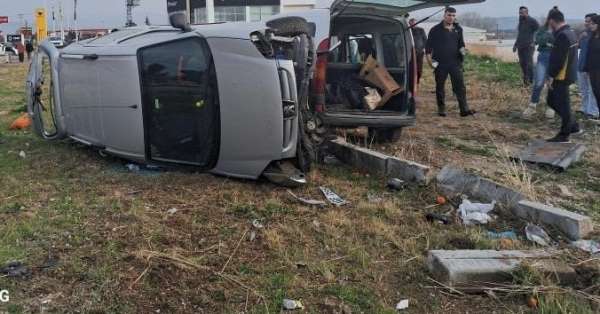 Amasya'da kamyonetler çarpıştı: 4 yaralı