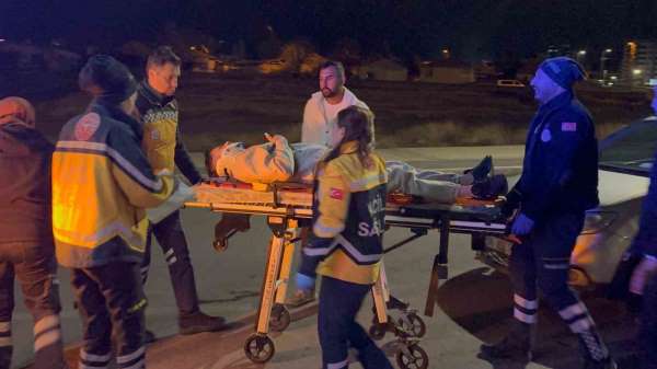 Kaza yapan alkollü sürücü, 'Gazeteci çekerse üflemem' diyerek, ekiplere zorluk çıkardı