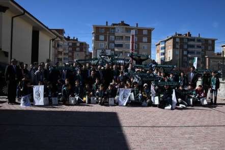 Atiker Konyasporlu futbolcular Şivlilik dağıttı 