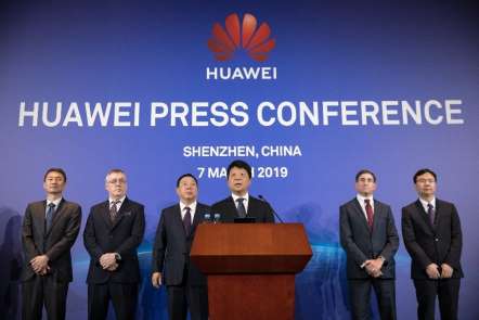 Huawei, yasaklamaya karşı dava açtı 