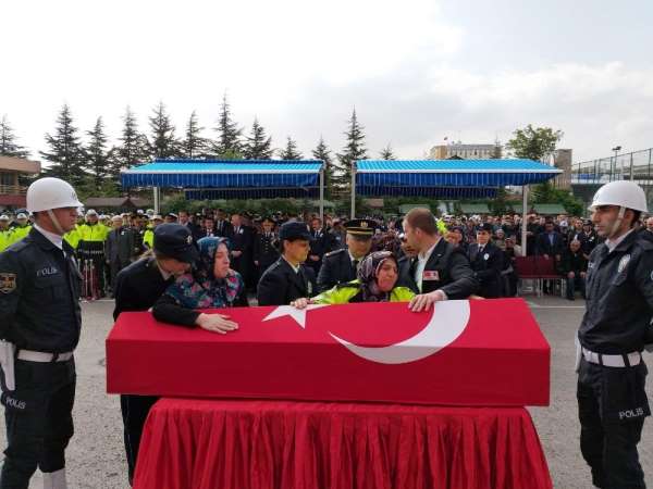 Şehit Trafik Polisi için Çevik Kuvvet Müdürlüğü'nde tören
