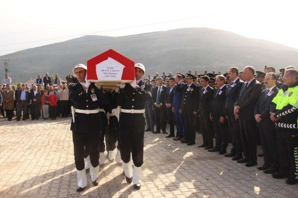Şehit polis gözyaşları arasında toprağa verildi