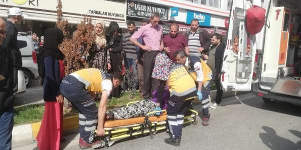 Otomobilin çarptığı yaya yaralandı