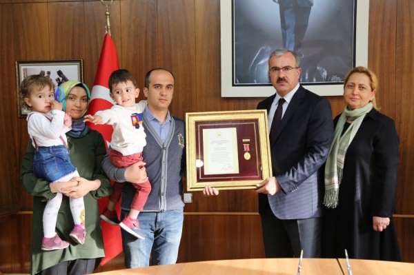 Kütahya'da şehit ve gazilere Devlet Övünç Madalyası verildi