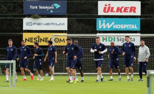 Fenerbahçe, Akhisarspor mesaisine devam etti 