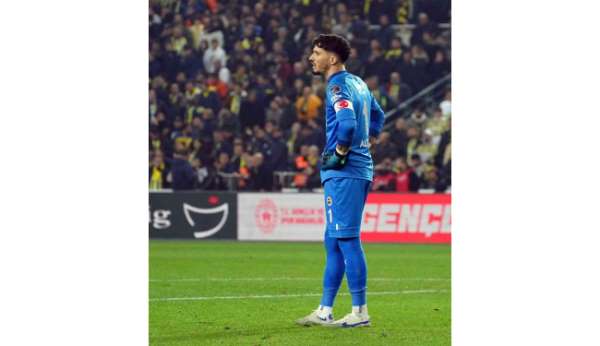 Tribünlerden Altay'a tepki
