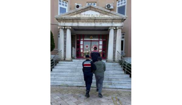 Dolandırıcılık suçundan aranıyordu, Didim'de yakalandı
