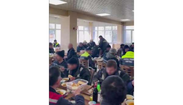 Torku iştirakinde kriz sürüyor, işçiler bu kez kaşıklı eylem yaptı