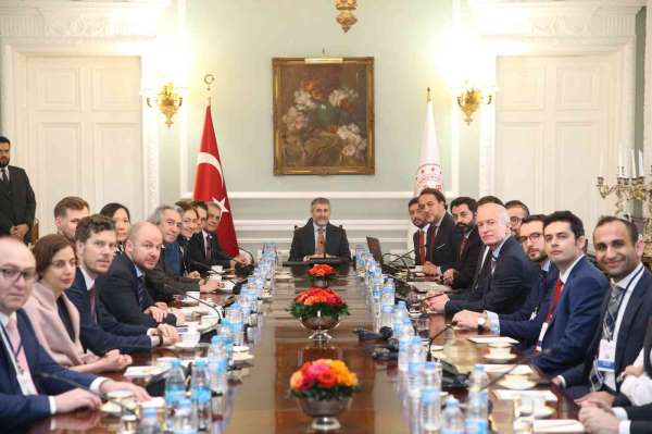 Bakan Nebati: 'Londra'daki 2. günümüzde Türkiye Ekonomi Modeli'ni açıklamaya devam ediyoruz'