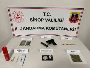Sinop'ta otobüs yolcusu çantasında uyuşturucu ile yakalandı