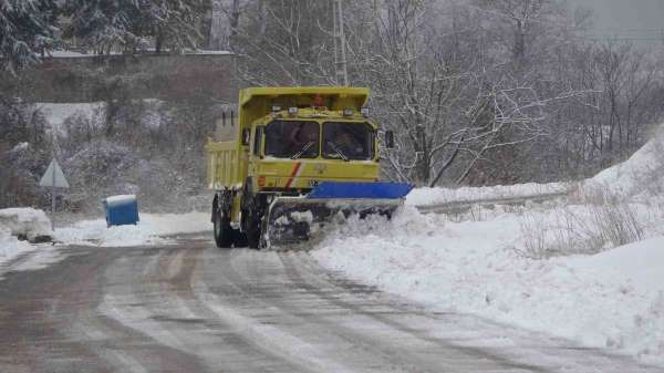 Sinop'u kar vurdu: 466 köyden 199'u ulaşıma kapalı