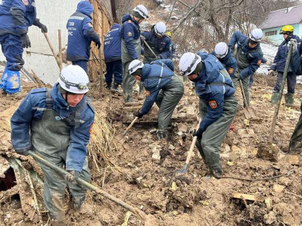 Kazakistan'da toprak kayması: 1 ölü