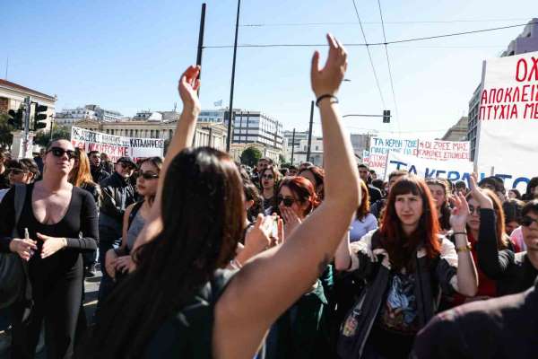 Yunanistan'da 'özel üniversite' protestoları sürüyor