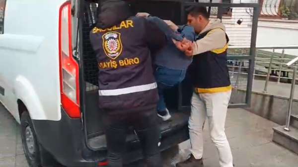 Bağcılar'da 2 polise bıçakla saldıran şahıs adliyeye sevk edildi