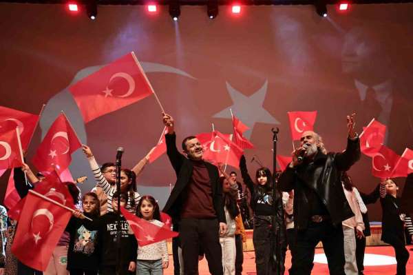 Cem Karaca Denizli'de şarkılarıyla anıldı