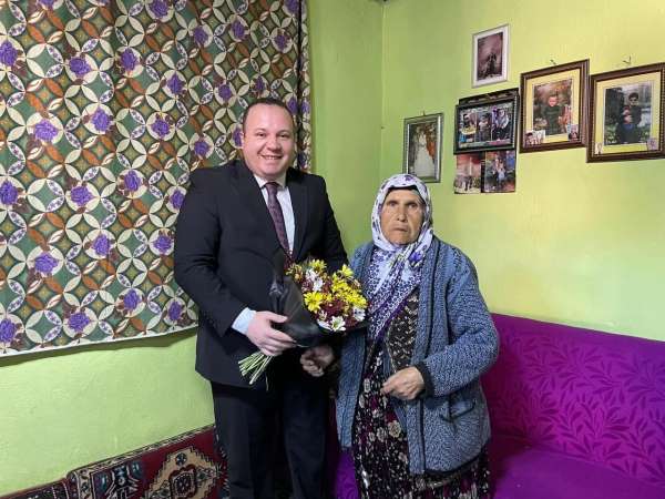 Kaymakam Eser, 8 Mart'ta şehit annelerini unutmadı