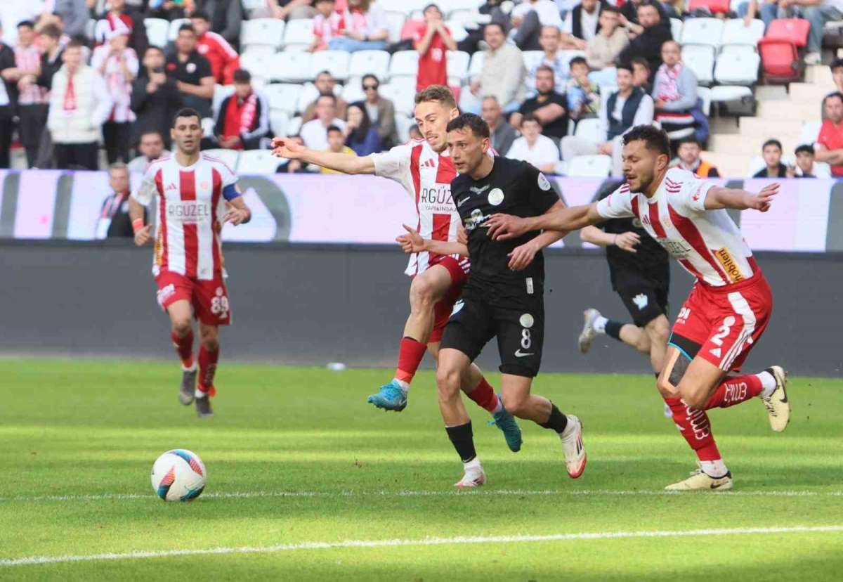 Trendyol Süper Lig: Antalyaspor: 2 - Çaykur Rizespor: 1