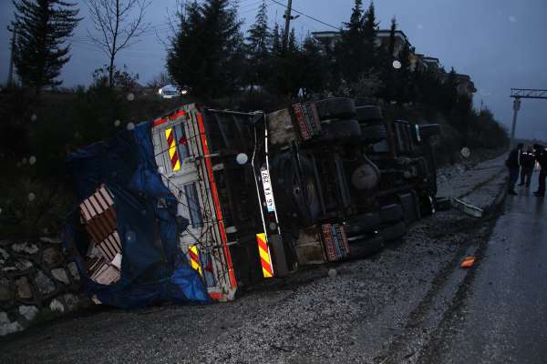 Manisa'da feci kaza: 1'i ağır 4 yaralı
