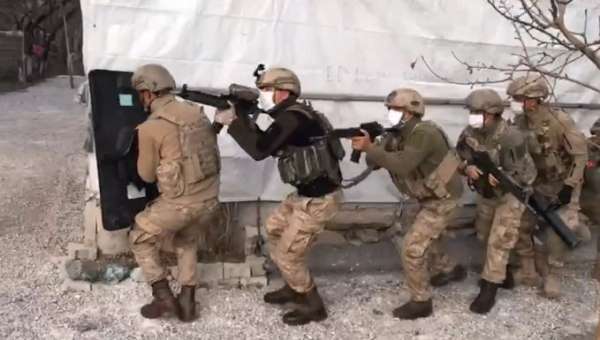 Van'da terör operasyonu: 5 gözaltı