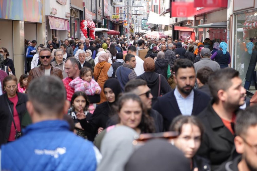 Samsun'da çarşı pazarda bayram hareketliliği